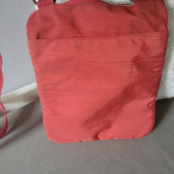 Baggallini coral/rust color - Picture 7 of 11